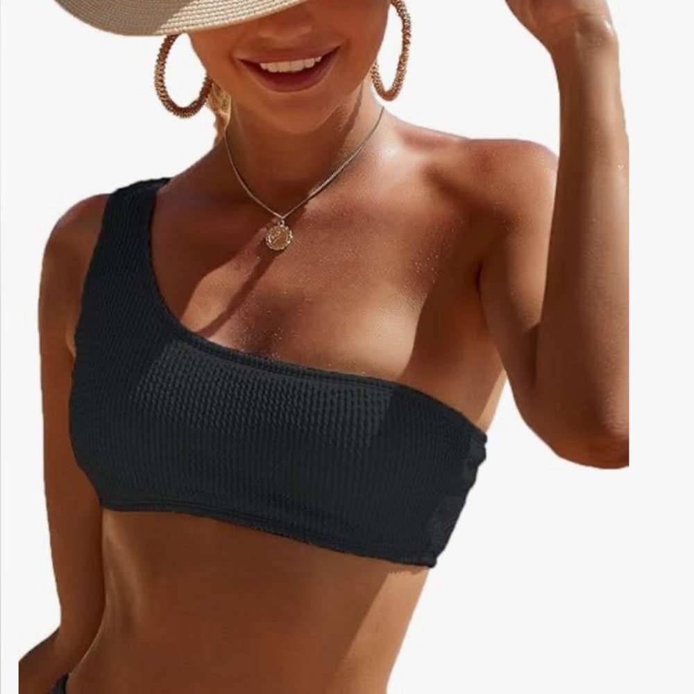 Old Navy-One shoulder swim bikini top‎ NWT in Black size Medium